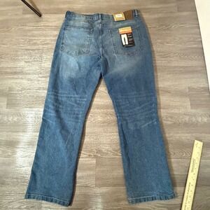 The American Outdoorsman Mens Modern Straight Fit Jeans Mid Indigo 36x30 NWT